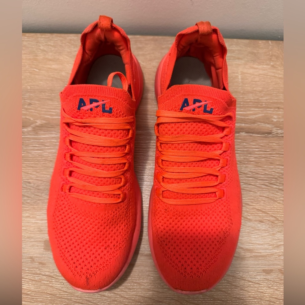 APL tech loom women’s runners